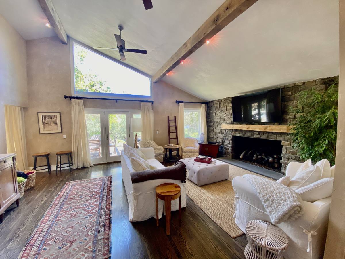 House for rent at 3594 Silverado Trail N, Saint Helena, CA 94574