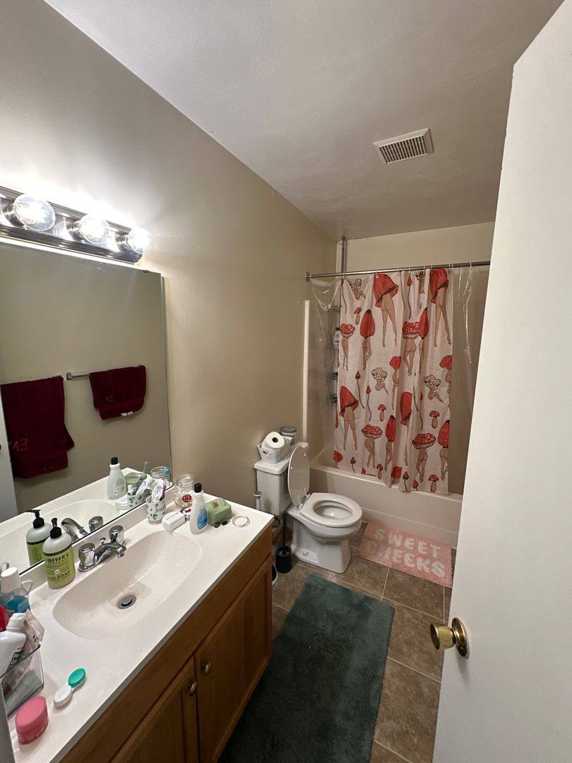 Apartment for rent at 215 Pheasant Run Dr, Blacksburg, VA 24060