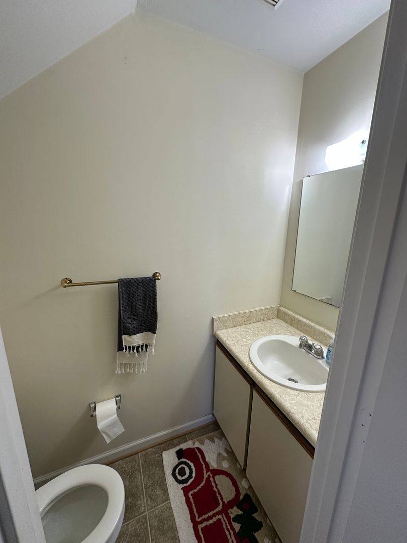 Apartment for rent at 215 Pheasant Run Dr, Blacksburg, VA 24060