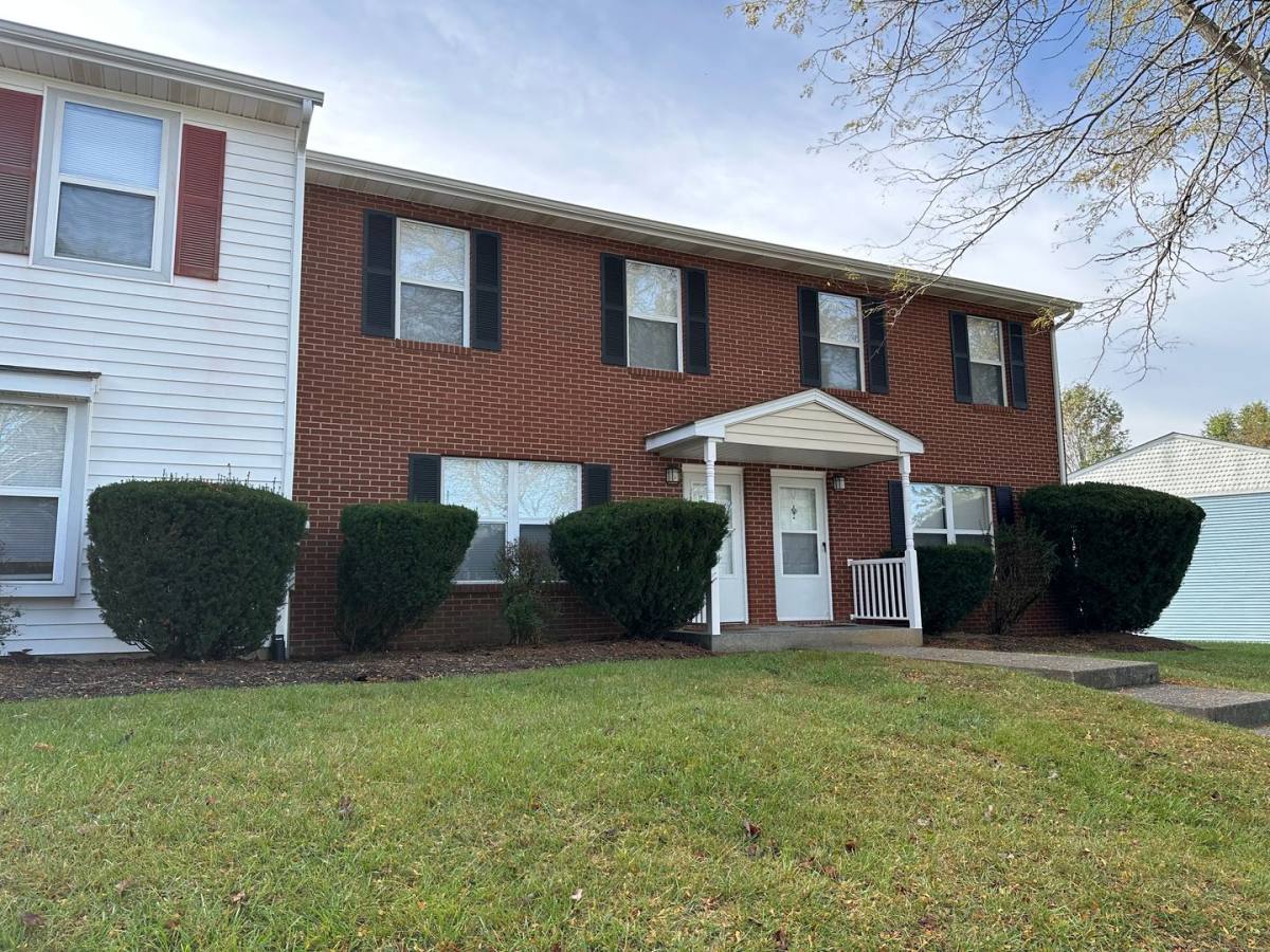 Apartment for rent at 215 Pheasant Run Dr, Blacksburg, VA 24060