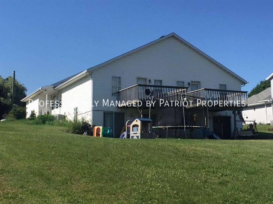 Apartment for rent at 1601 Moline St, Stoughton, WI 53589
