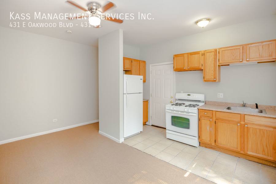 Apartment for rent at 431 E Oakwood Blvd #21, Chicago, IL 60653