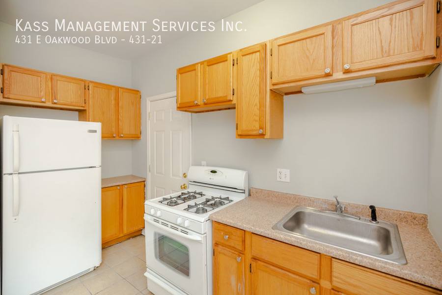 Apartment for rent at 431 E Oakwood Blvd #21, Chicago, IL 60653
