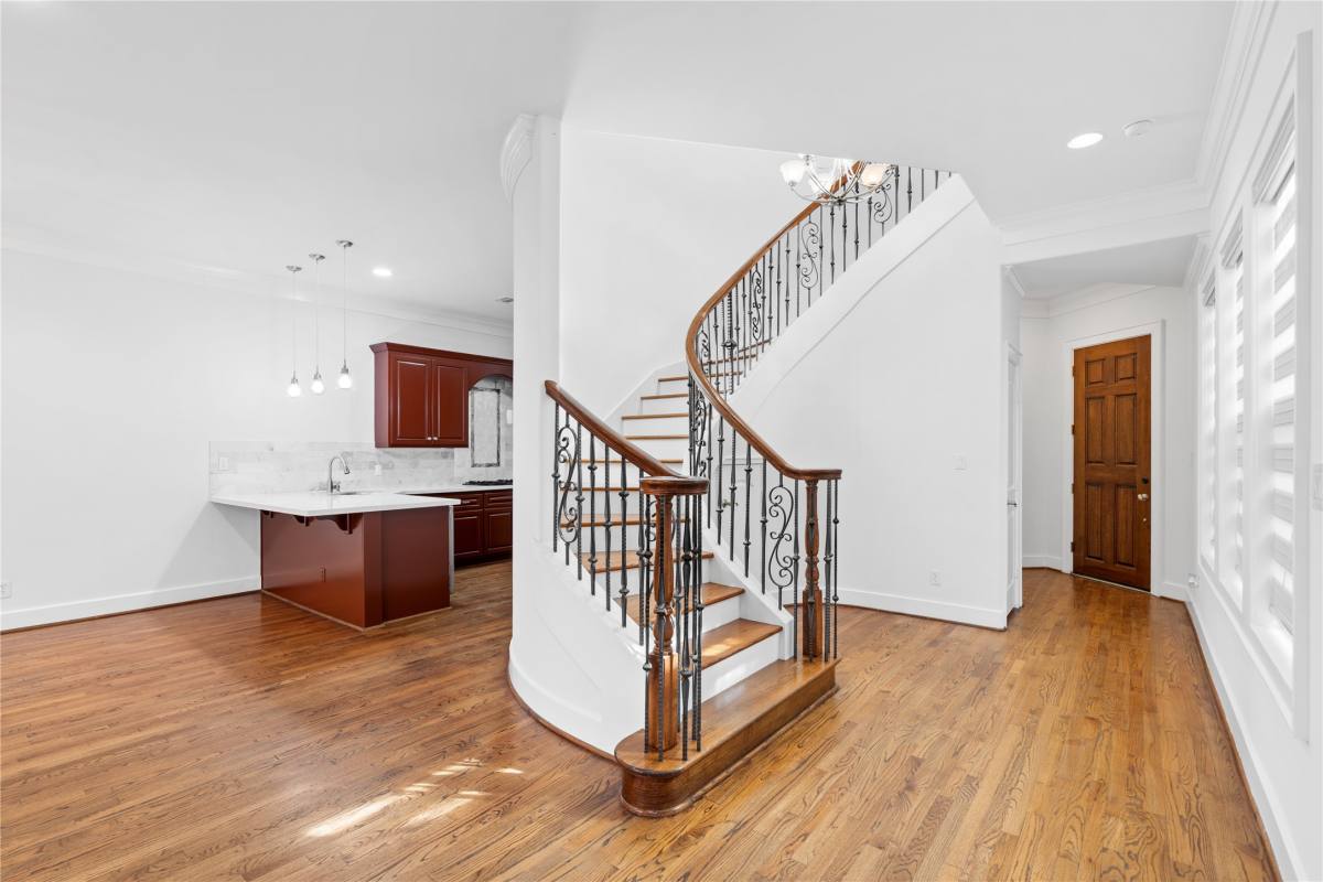 Apartment for rent at 3006 McCulloch Circle, Houston, TX 77056