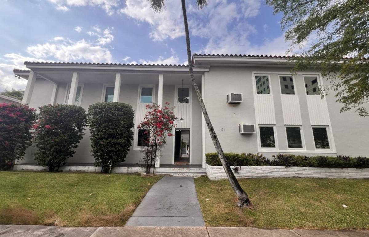 Apartment for rent at 101 Antiquera Ave, Miami, FL 33134