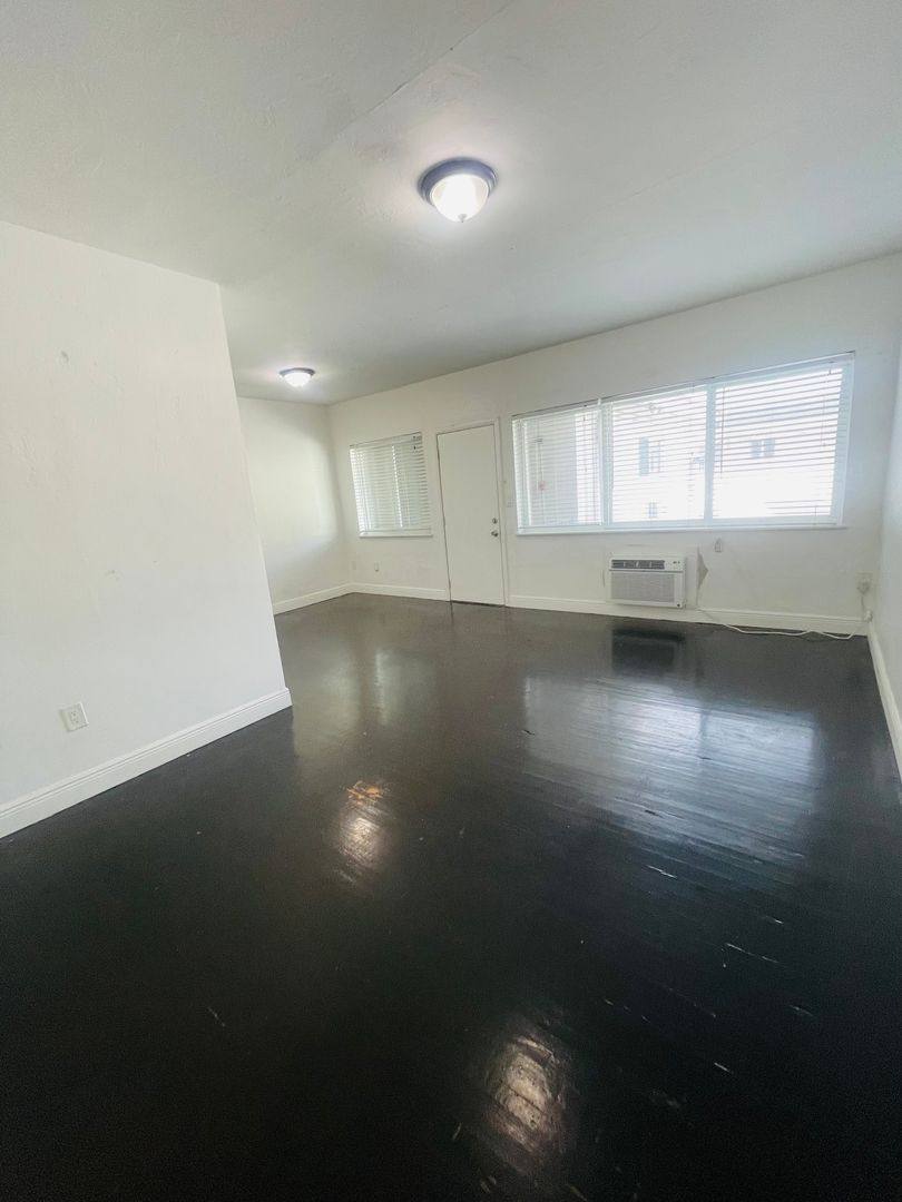 Apartment for rent at 101 Antiquera Ave, Miami, FL 33134