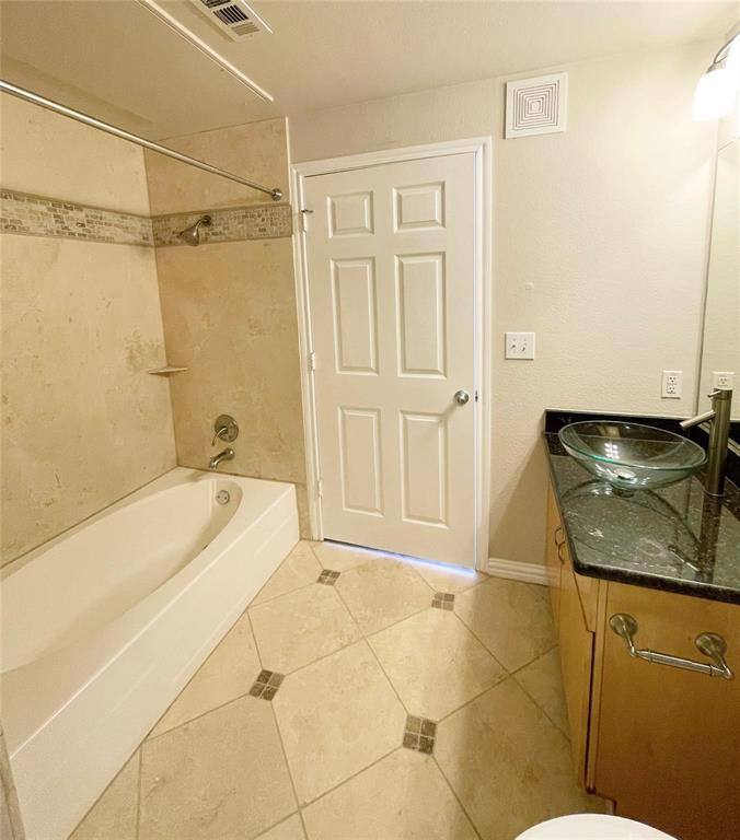 Apartment for rent at 3102 Kings Rd #2208, Dallas, TX 75219