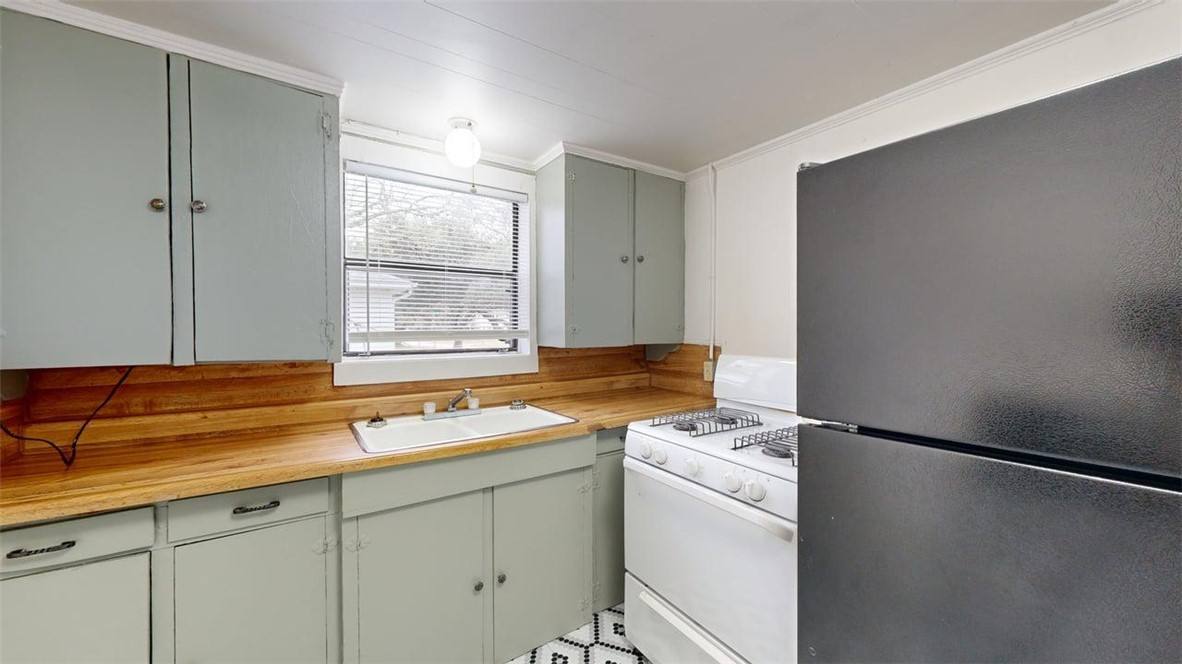 Apartment for rent at 303 Montclair Ave #303, College Station, TX 77840