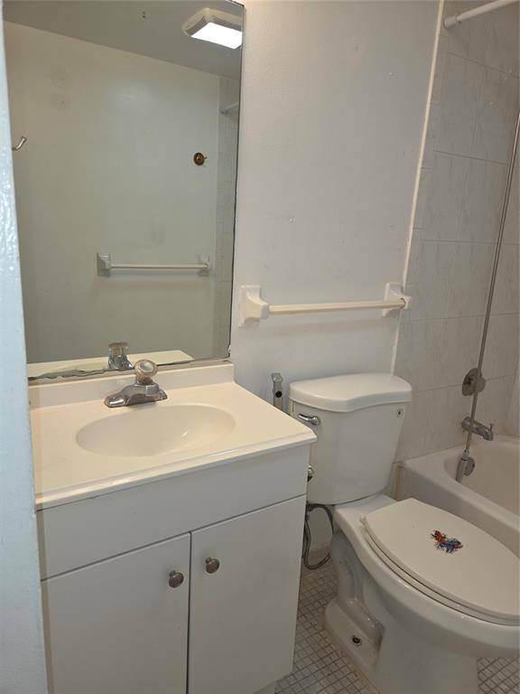 Apartment for rent at 4158 Inverrary Dr #104, Fort Lauderdale, FL 33319