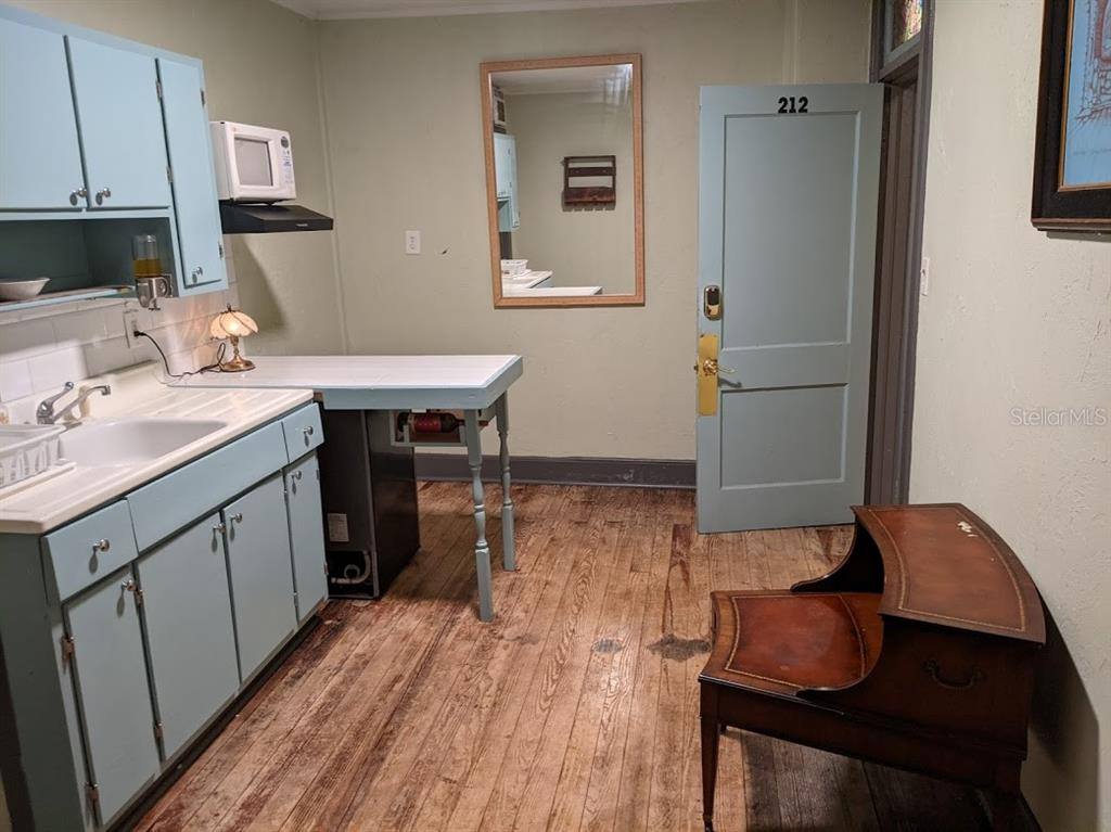 Apartment for rent at 401 Colonia Lane E #13, Nokomis, FL 34275