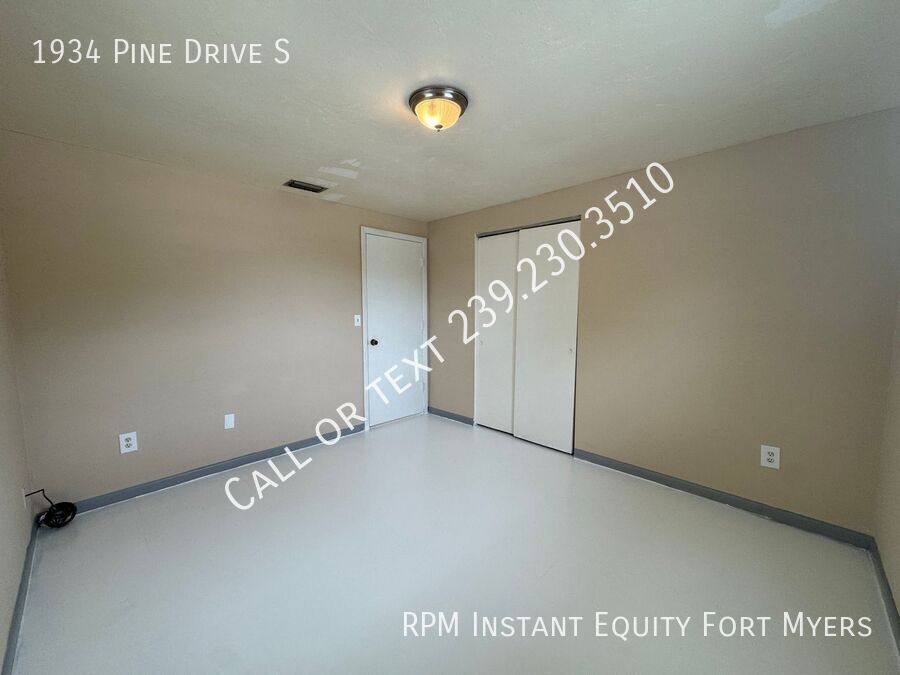 House for rent at 1934 Pine Dr S, Fort Myers, FL 33907