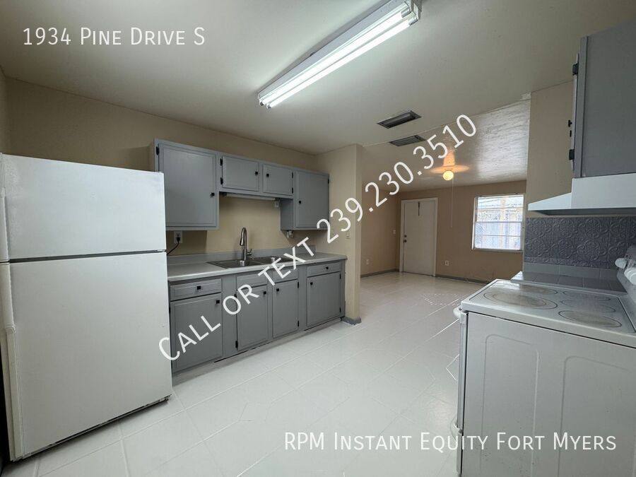 House for rent at 1934 Pine Dr S, Fort Myers, FL 33907