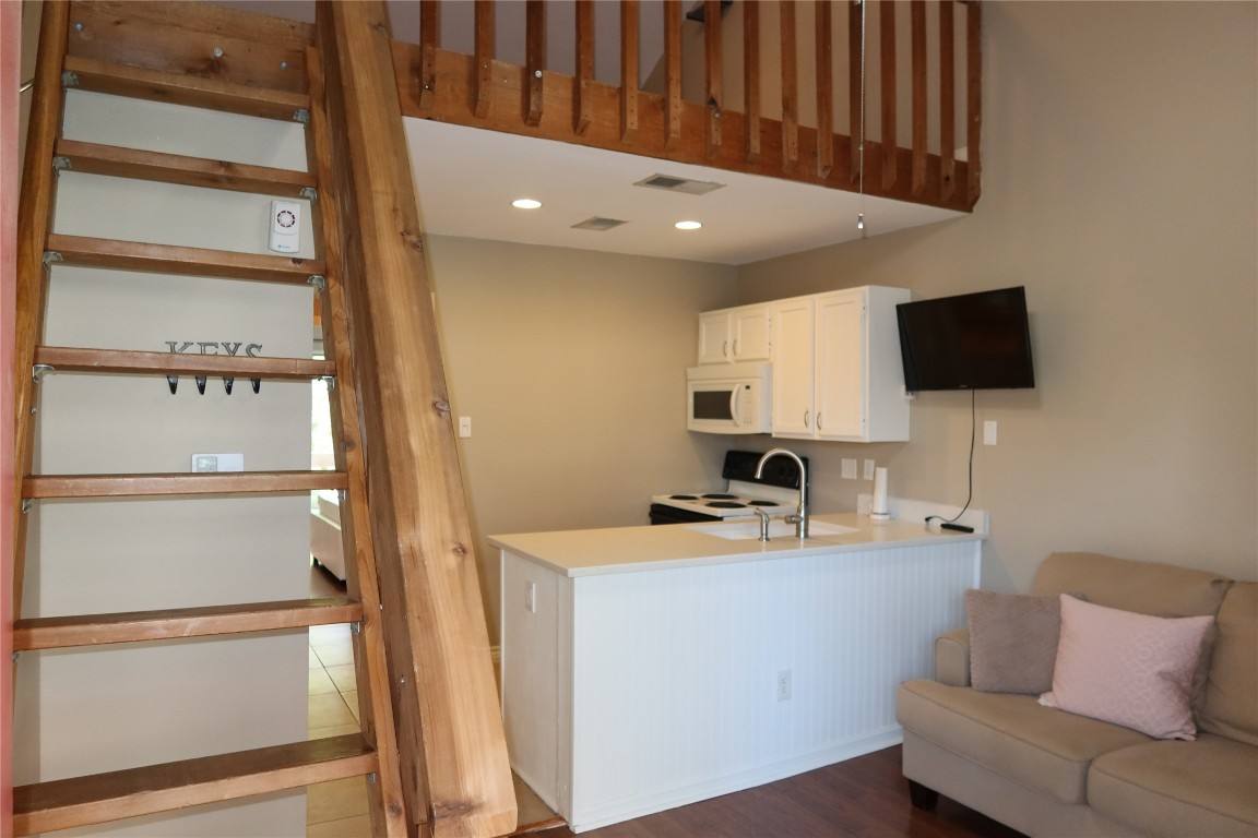Condo for rent at 2210 Pearl St #303, Austin, TX 78705