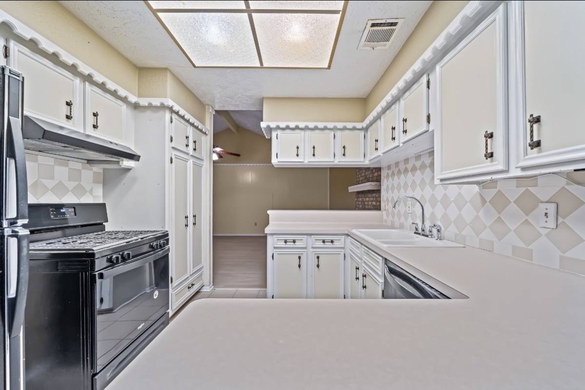 Apartment for rent at 4822 Lost Oak Dr, Spring, TX 77388