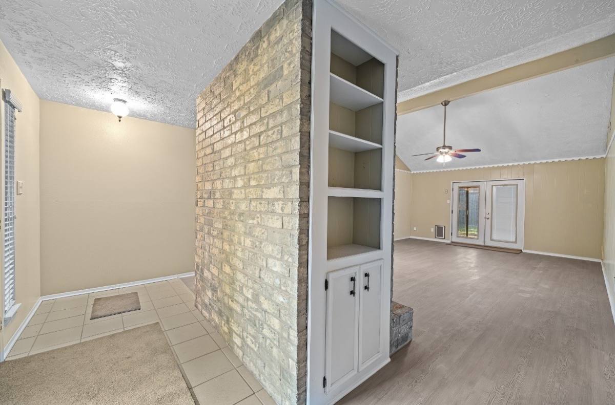 Apartment for rent at 4822 Lost Oak Dr, Spring, TX 77388