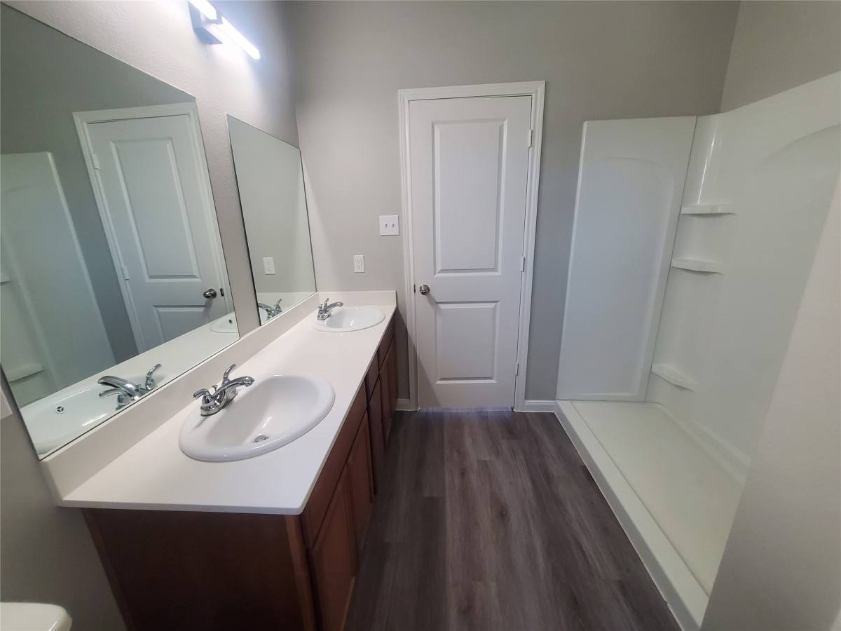 Apartment for rent at 1176 Rd #5102, Cleveland, TX 77327