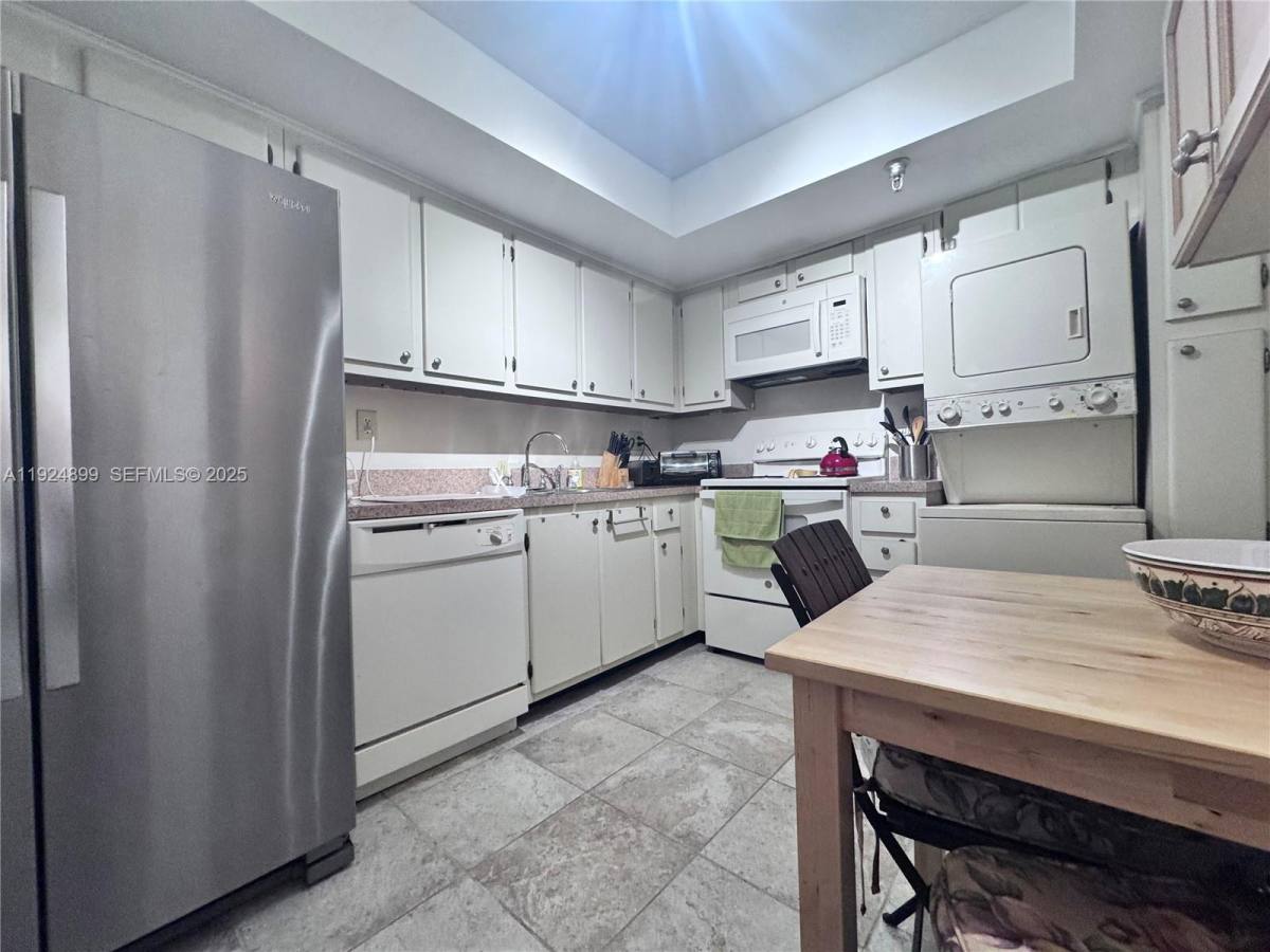 Apartment for rent at 290 174th St #1906, North Miami Beach, FL 33160