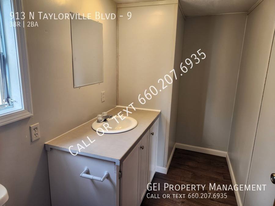 House for rent at 913 N Taylorville Blvd #9, Taylorville, IL 62568