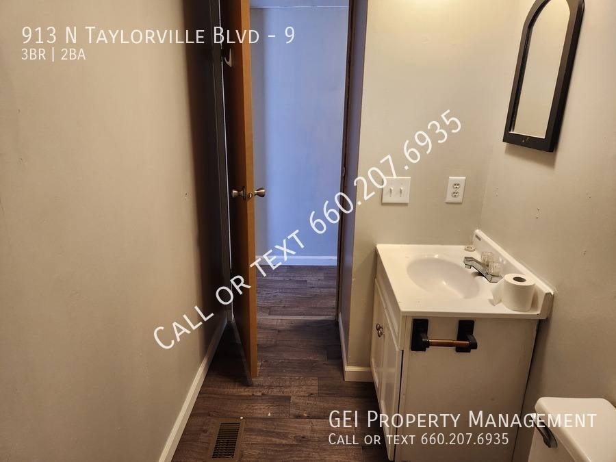 House for rent at 913 N Taylorville Blvd #9, Taylorville, IL 62568