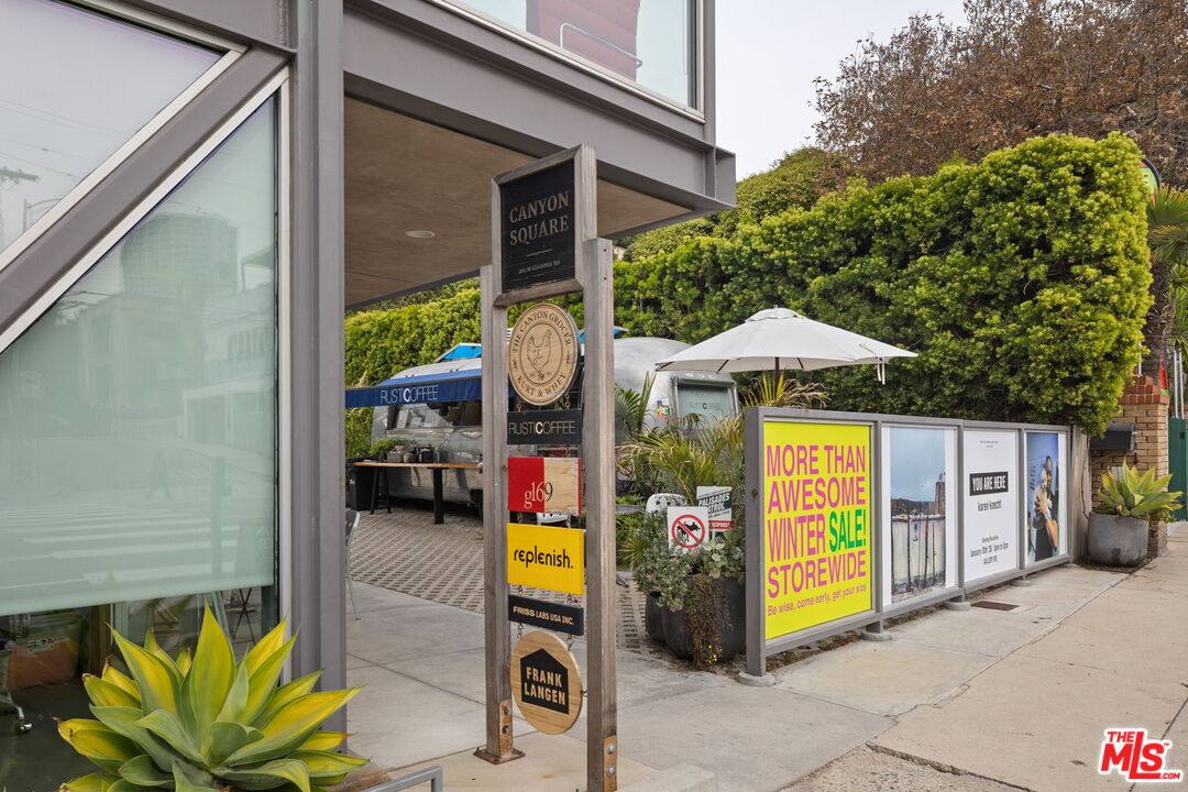 Apartment for rent at 161 W Channel Rd #161-4, Santa Monica, CA 90402