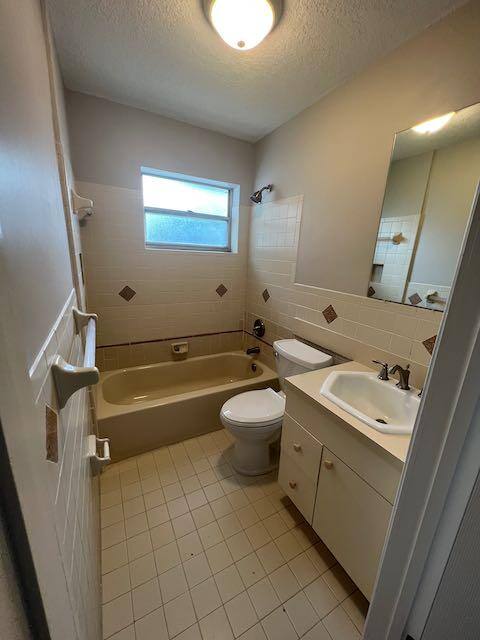 Apartment for rent at 1611 Johnson St #2, Lake Worth Beach, FL 33460