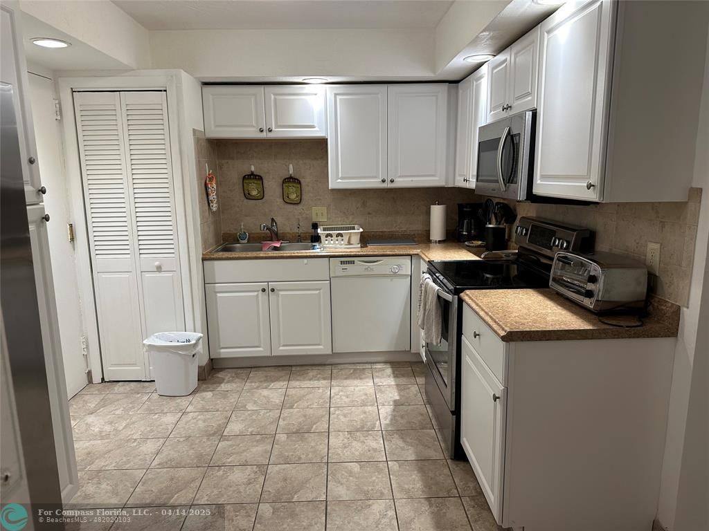 Apartment for rent at 4100 Galt Ocean Dr #611, Fort Lauderdale, FL 33308