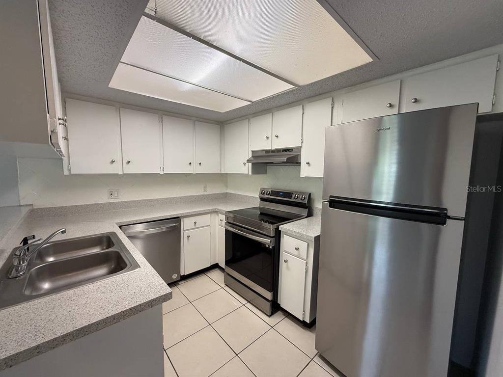 Apartment for rent at 3153 Bloomingdale Villas Court, Brandon, FL 33511