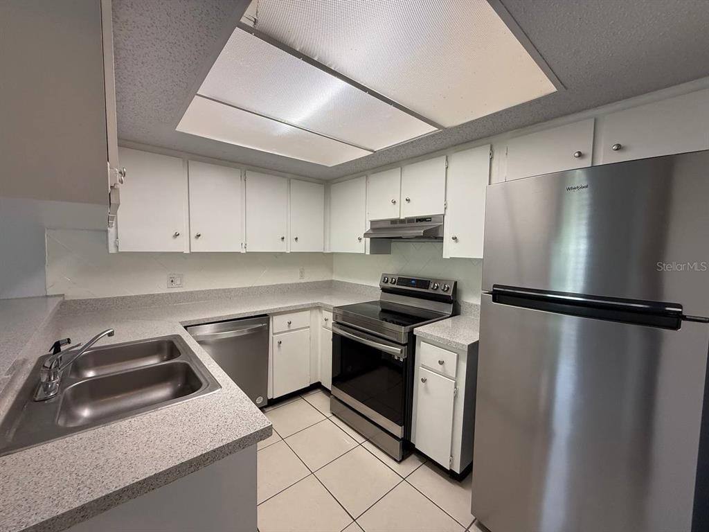 Apartment for rent at 3153 Bloomingdale Villas Court, Brandon, FL 33511