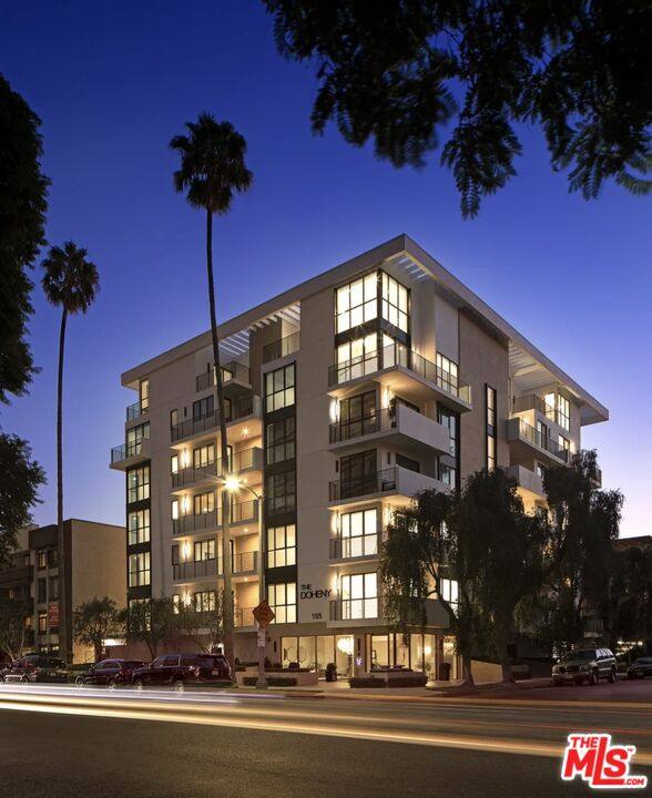 Apartment for rent at 105 S Doheny Dr #205, Los Angeles, CA 90048