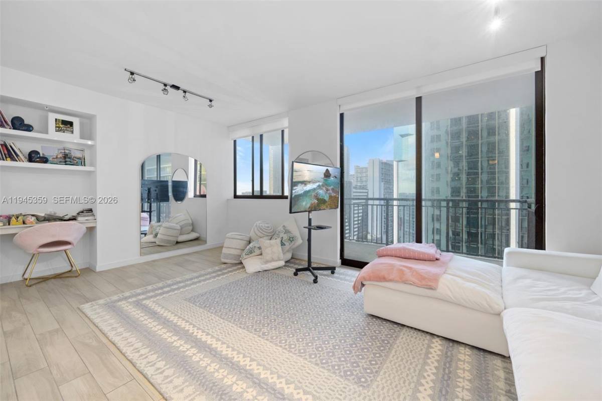 Apartment for rent at 999 SW 1st Ave #2214, Miami, FL 33130