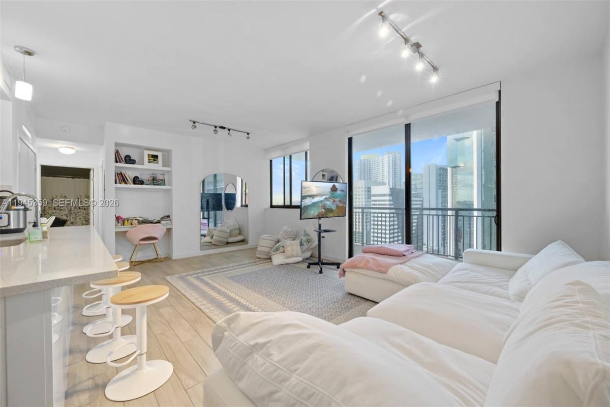 Apartment for rent at 999 SW 1st Ave #2214, Miami, FL 33130