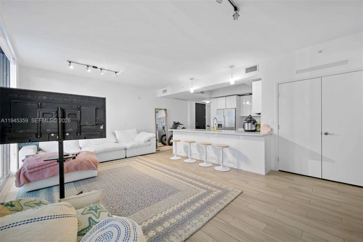 Apartment for rent at 999 SW 1st Ave #2214, Miami, FL 33130