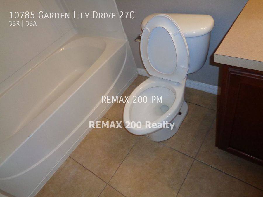 Townhouse for rent at 10785 Garden Lily Dr #27C, Orlando, FL 32832