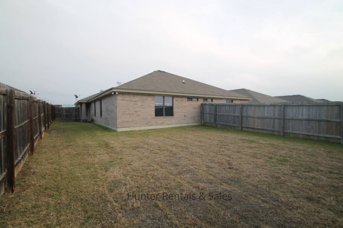 Townhouse for rent at 3509-B Dustin Circle, Killeen, TX 76549