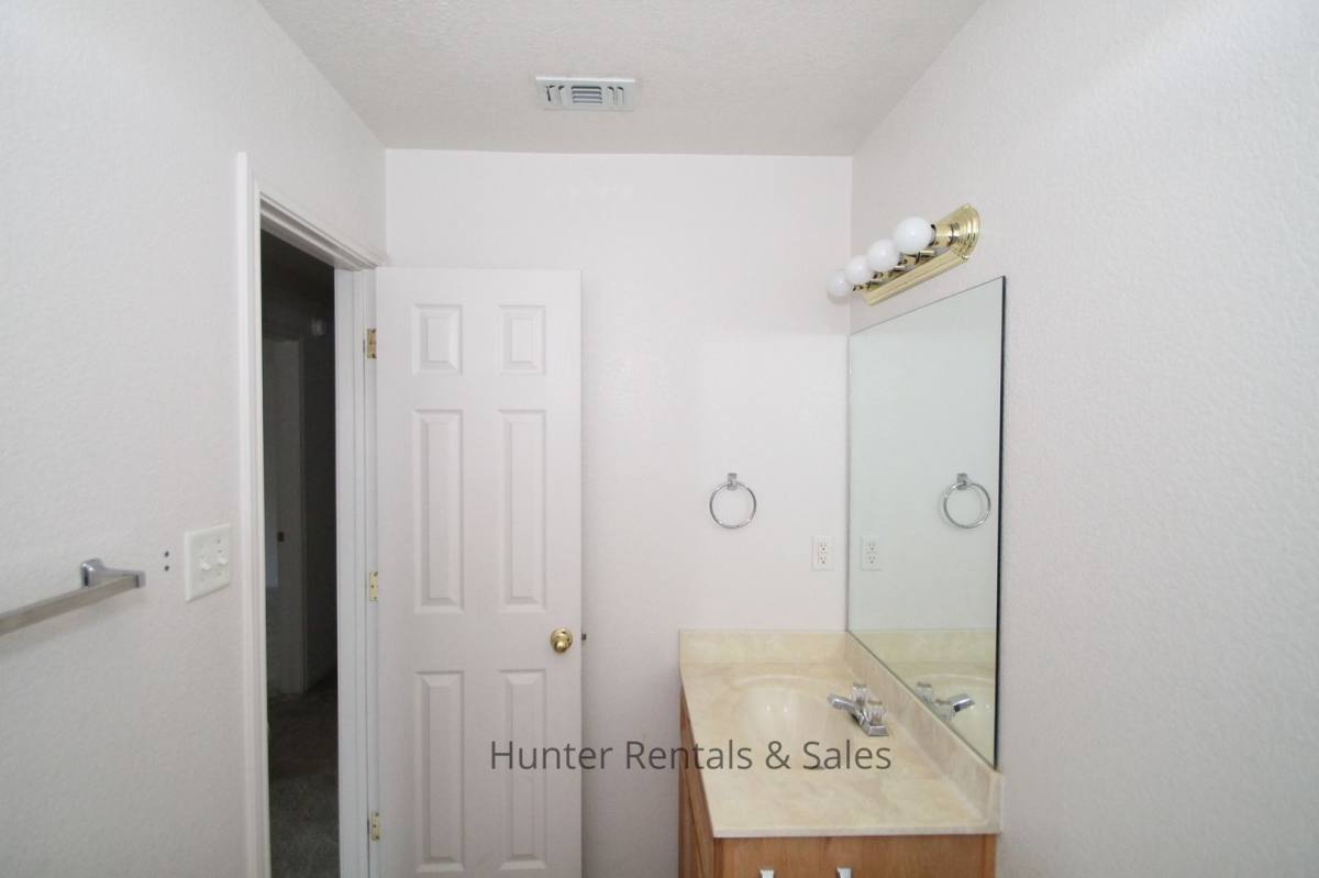 Townhouse for rent at 3509-B Dustin Circle, Killeen, TX 76549