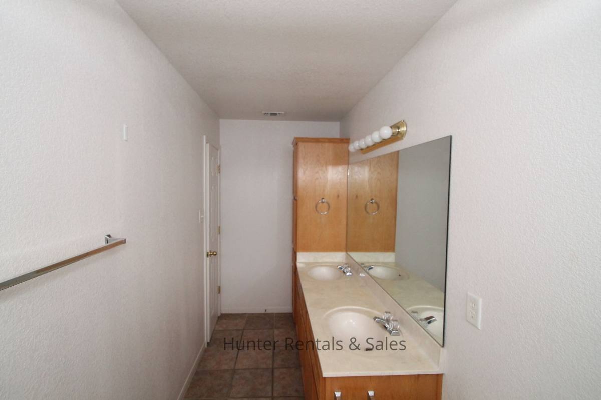 Townhouse for rent at 3509-B Dustin Circle, Killeen, TX 76549