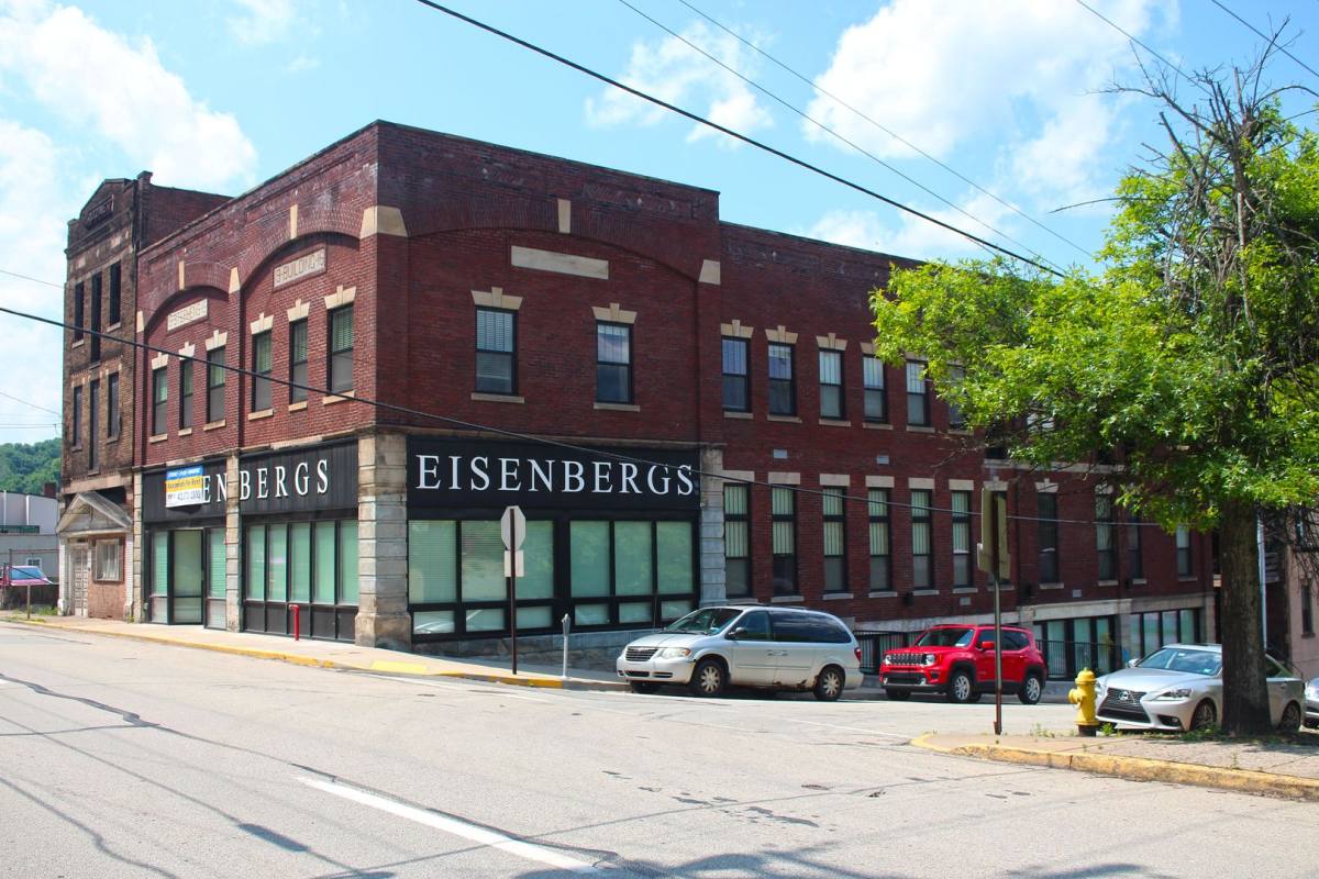 Apartment for rent at 401 Schoonmaker Ave, Monessen, PA 15062