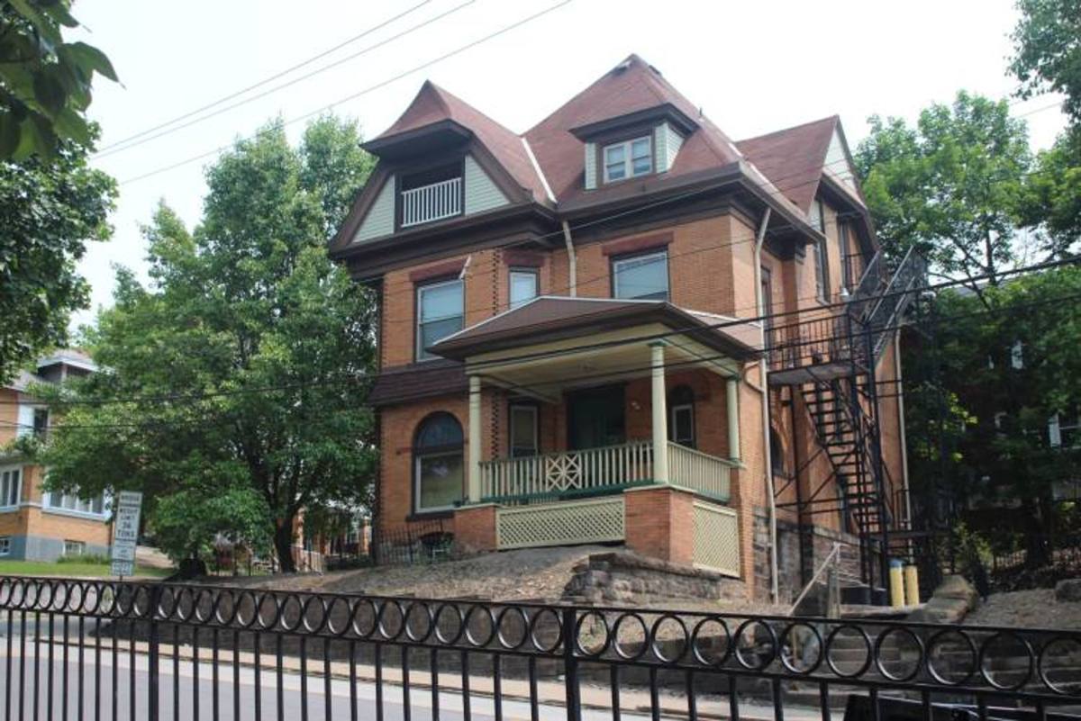 Apartment for rent at 221-B Grant St #B, Turtle Creek, PA 15145