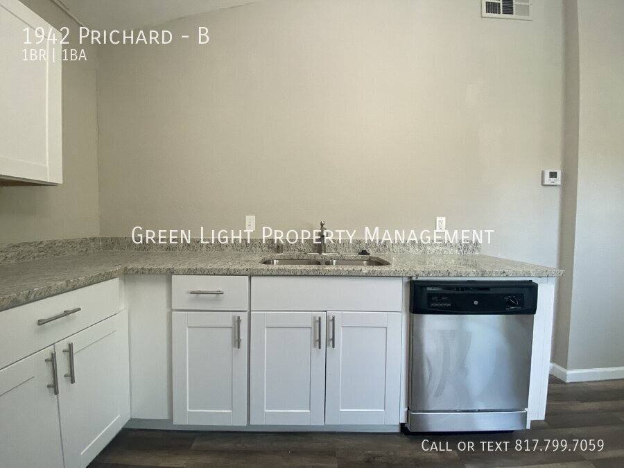 Townhouse for rent at 1942 Prichard #B, Dallas, TX 75217