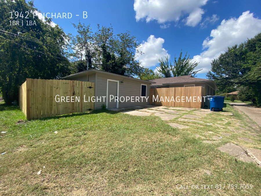 Townhouse for rent at 1942 Prichard #B, Dallas, TX 75217