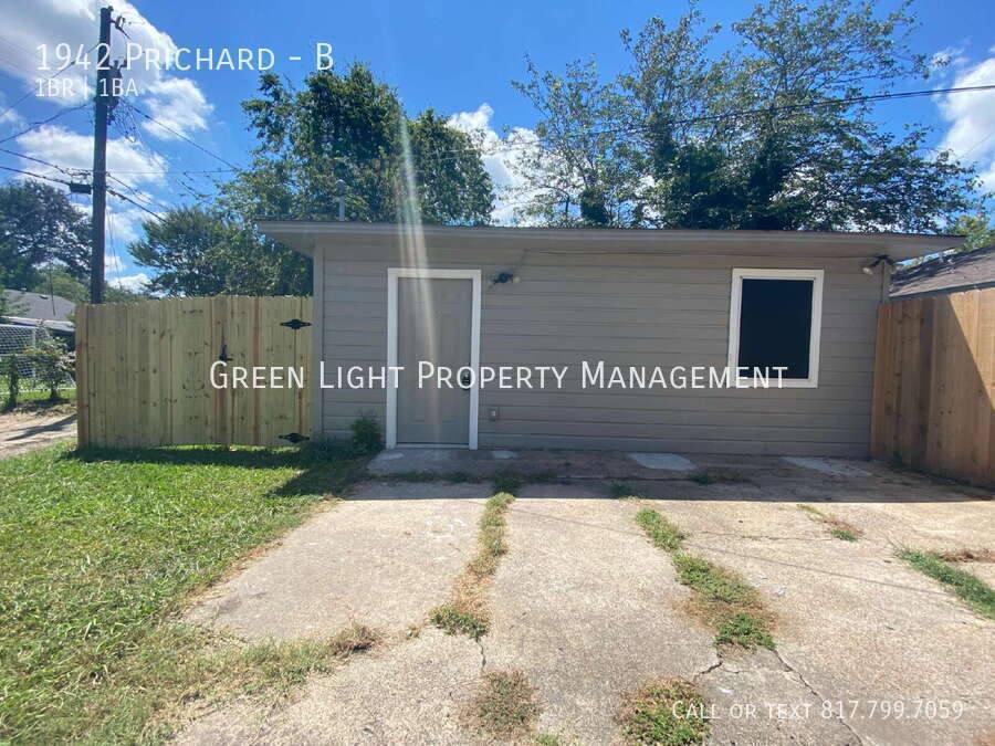 Townhouse for rent at 1942 Prichard #B, Dallas, TX 75217