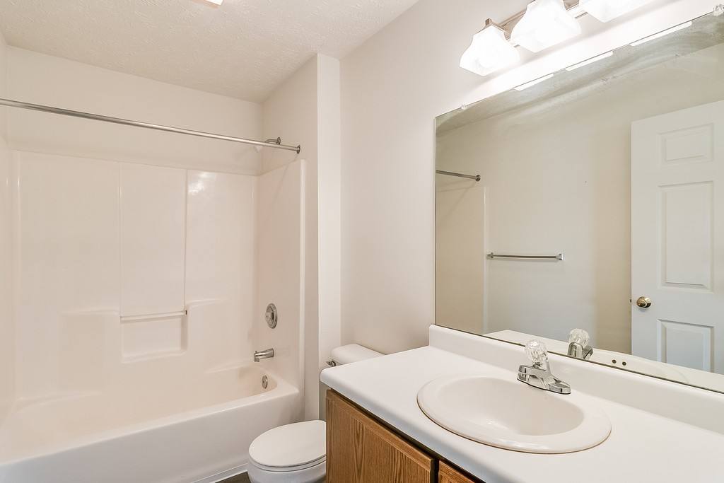 Apartment for rent at 840 S Bridge St, Dewitt, MI 48820
