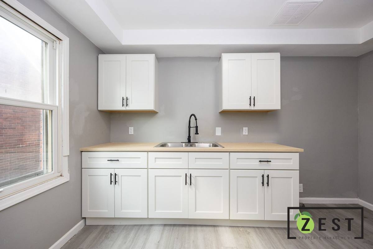 Apartment for rent at 5235 Chatsworth, Detroit, MI 48224