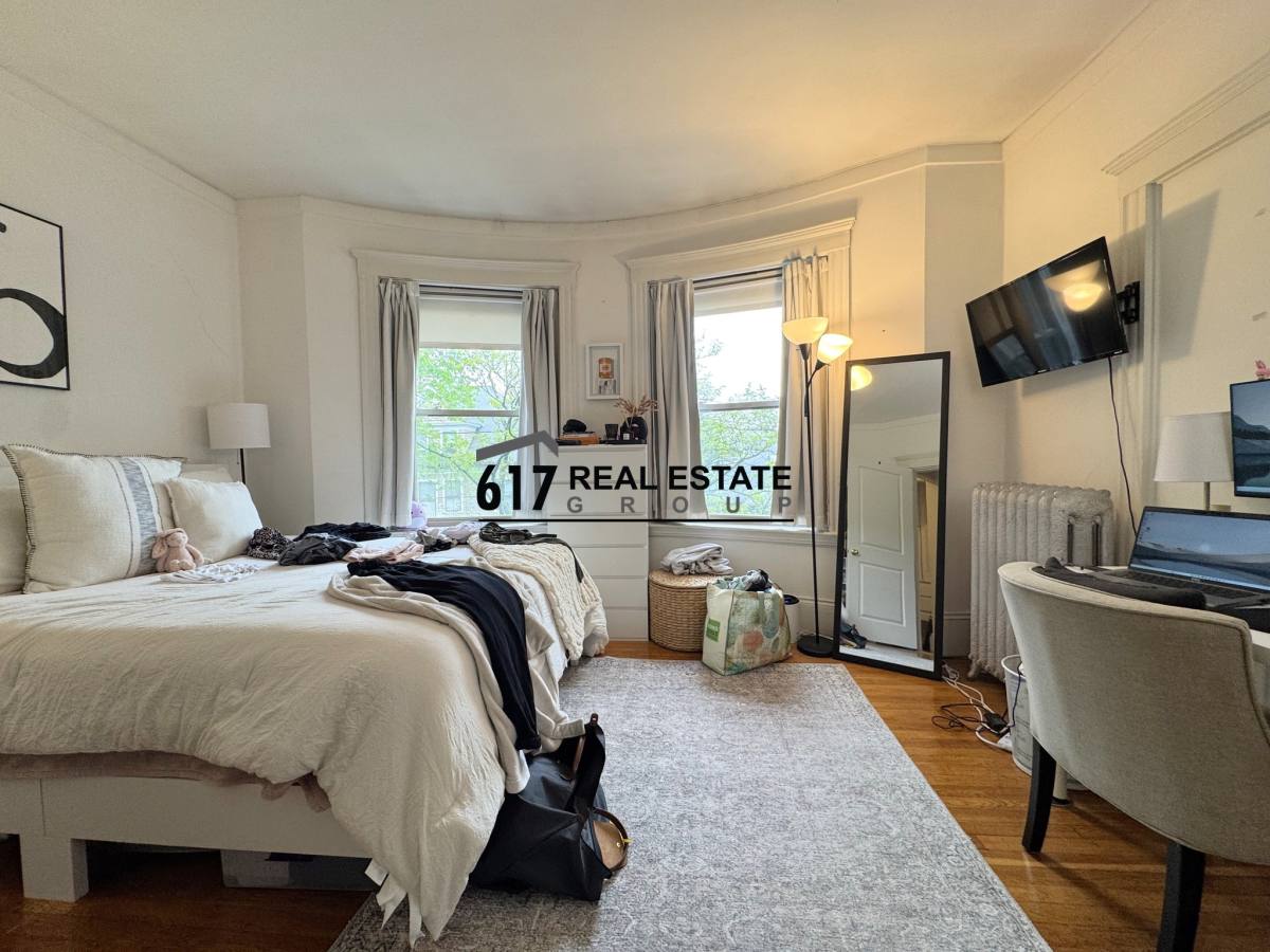 Apartment for rent at 96 Winthrop Rd #2, Brookline, MA 02445