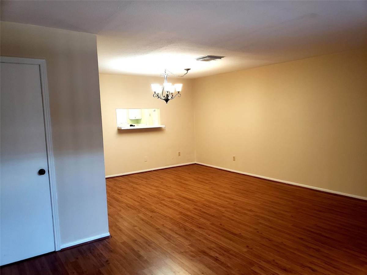 Townhouse for rent at 14333 Memorial Dr #99, Houston, TX 77079