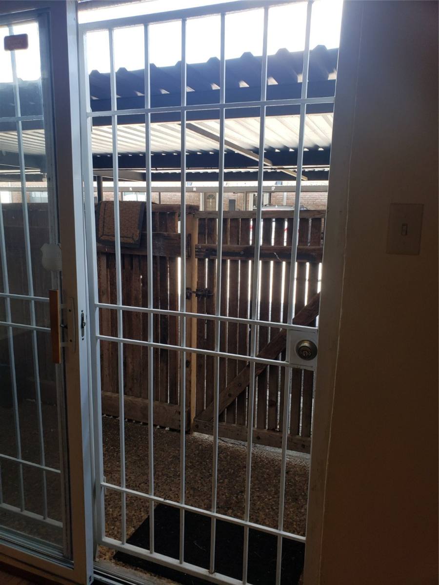 Townhouse for rent at 14333 Memorial Dr #99, Houston, TX 77079