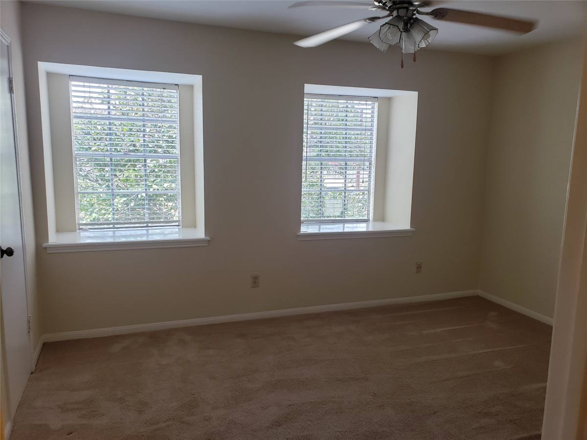 Townhouse for rent at 14333 Memorial Dr #99, Houston, TX 77079