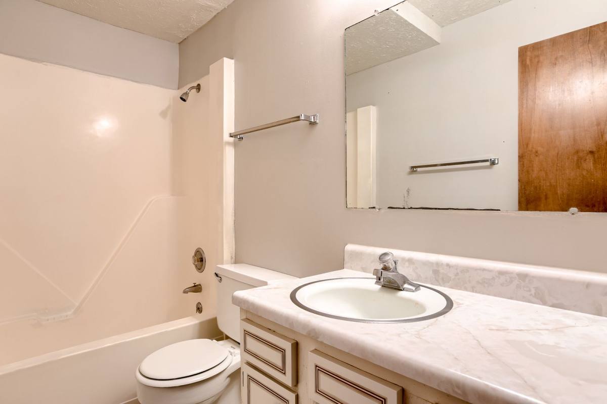 Apartment for rent at 4801 Claire Ave, Lincoln, NE 68516