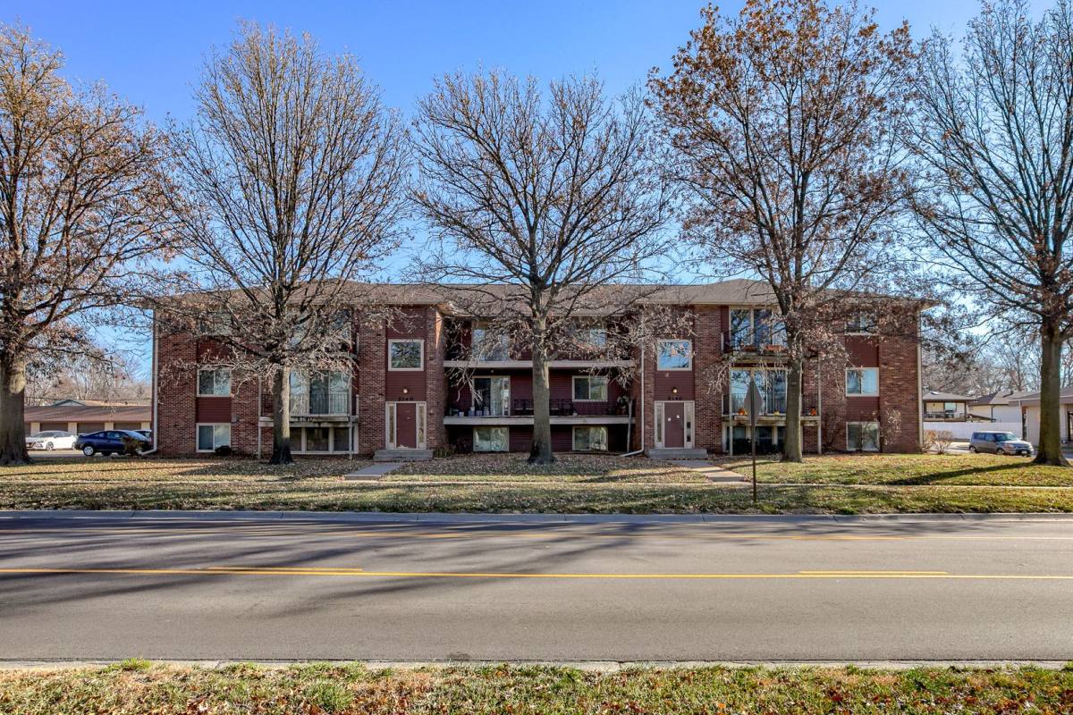 Apartment for rent at 4801 Claire Ave, Lincoln, NE 68516
