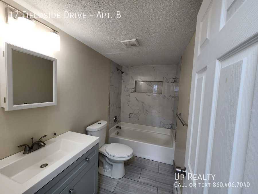 Apartment for rent at 17 Fieldside Dr #B, Groton, CT 06340